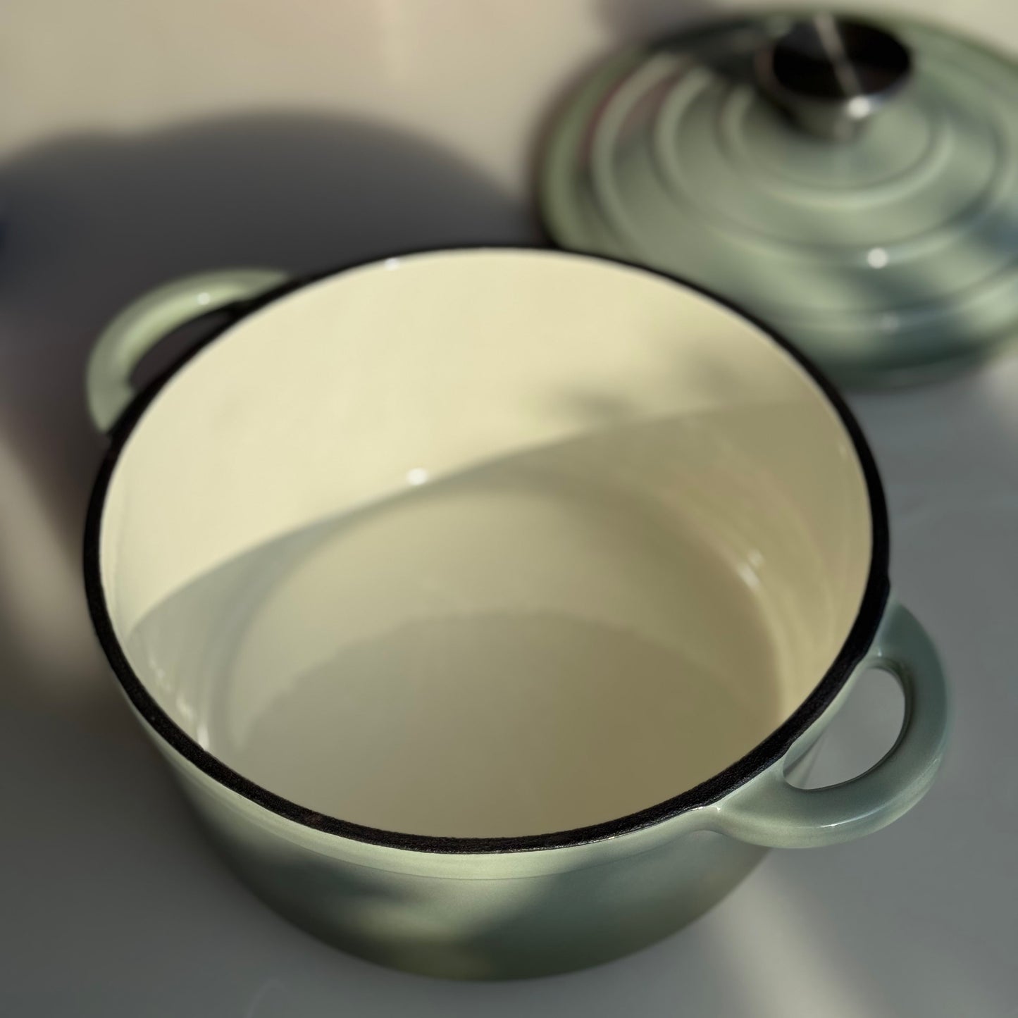 Circular Enamel Cast Iron Dutch Oven with Lid | Casserole Pot | Green and Dark Green
