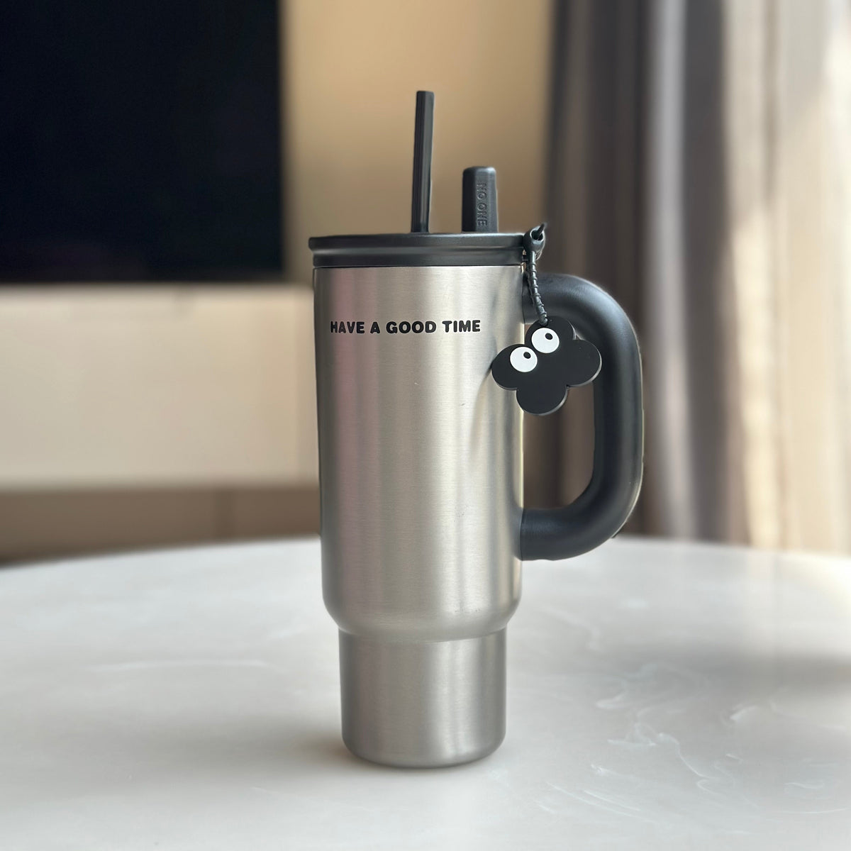 Trendy Tumbler -700ml Stainless Steel Mug with Handle & Straw