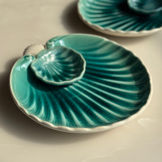 Sea-Inspired Pearl Oyster Chip & Dip Plate with Crackle Glaze
