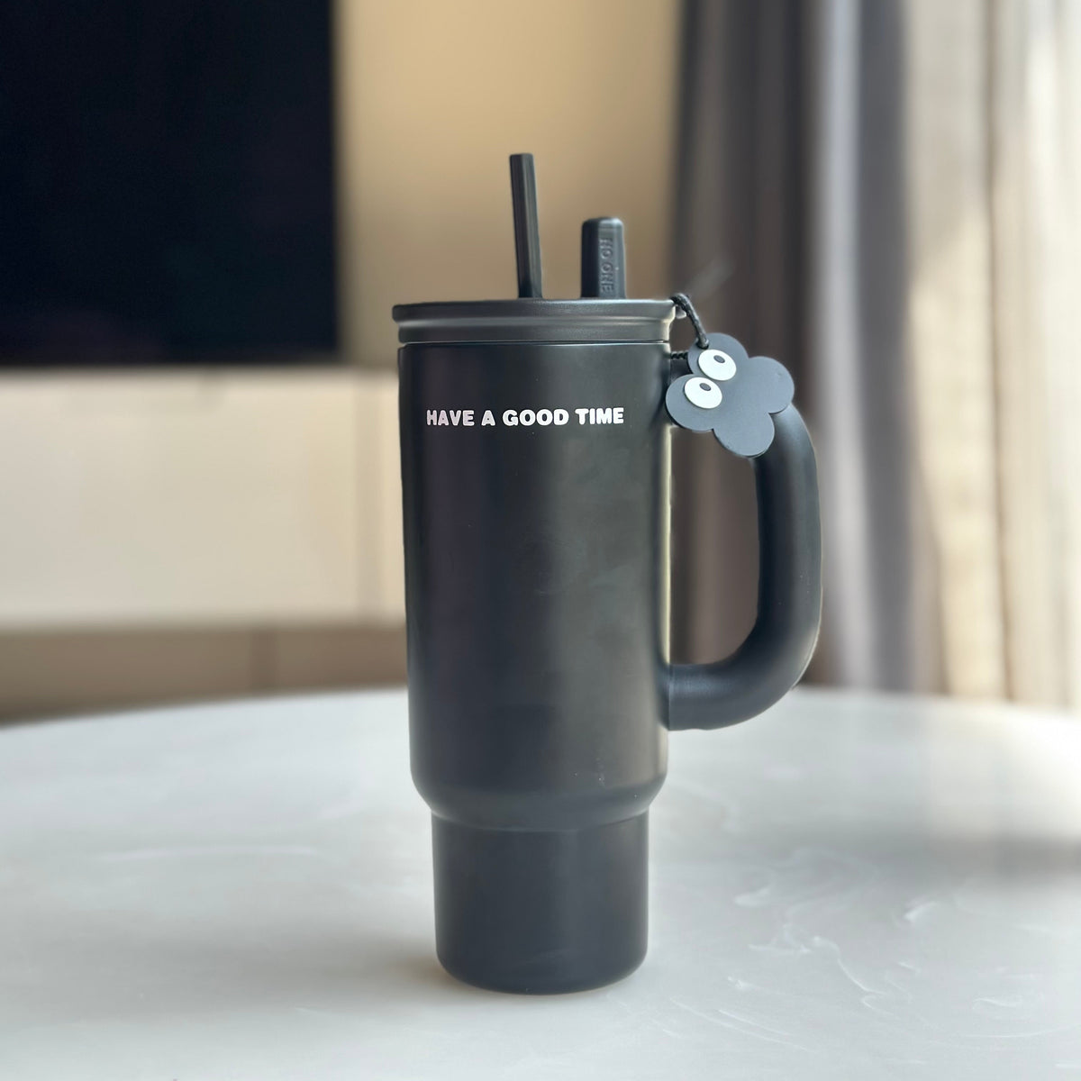Trendy Tumbler -700ml Stainless Steel Mug with Handle & Straw