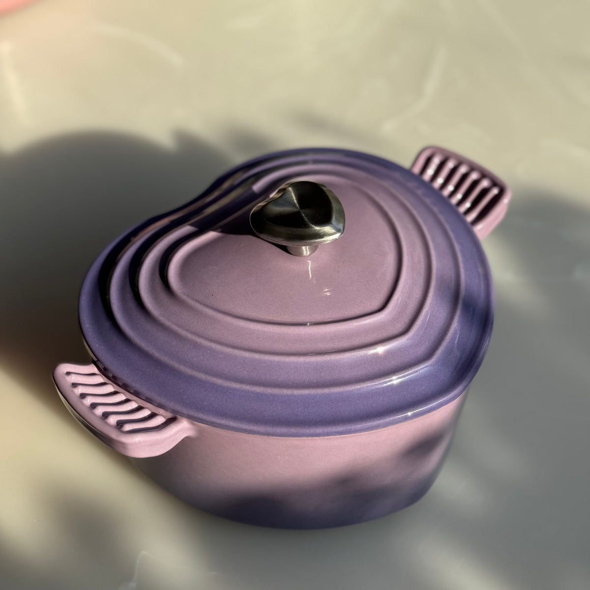 Heart-Shaped Enamel Cast Iron Dutch Oven with Lid | Pink and Purple