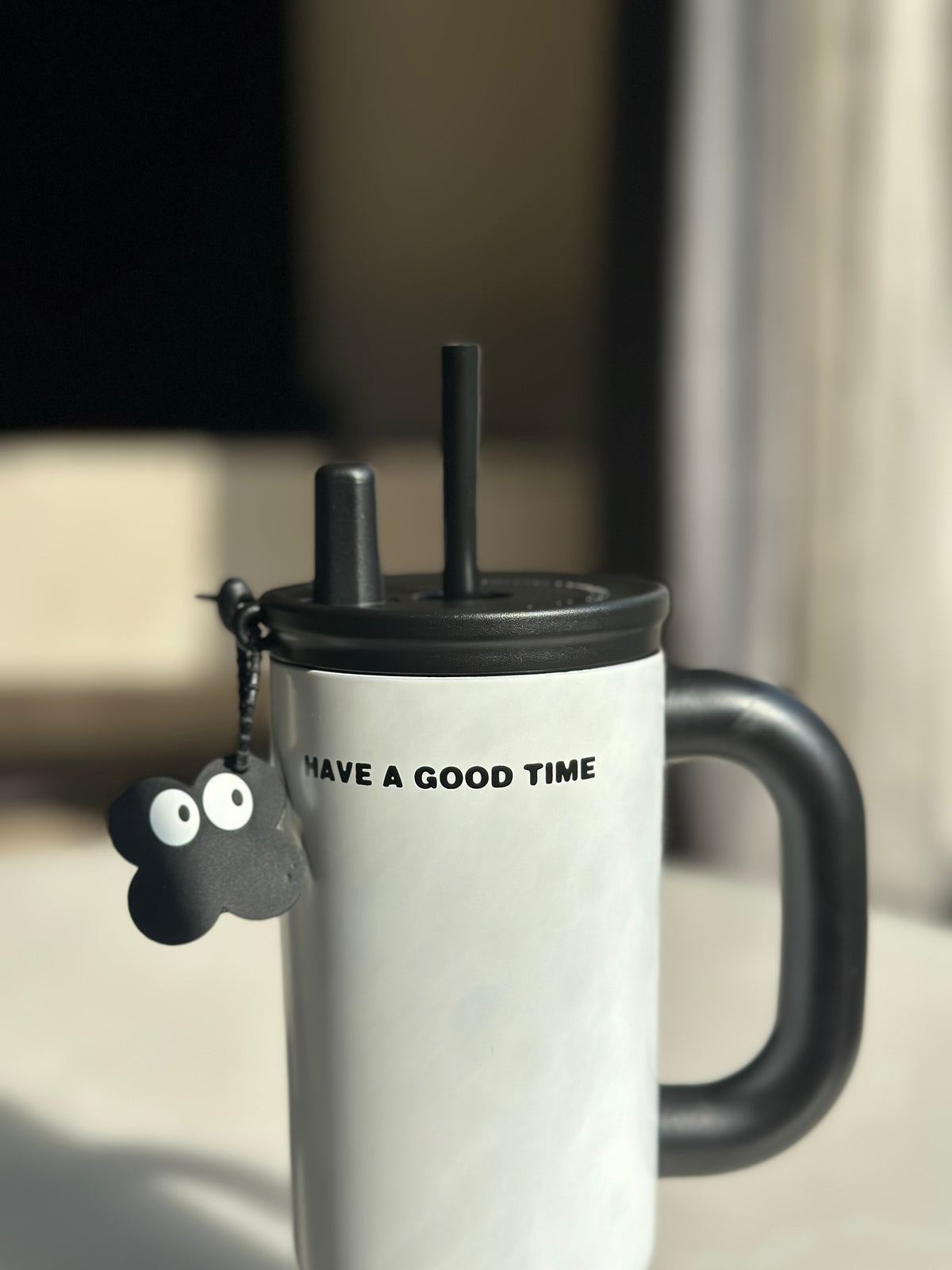 Trendy Tumbler -700ml Stainless Steel Mug with Handle & Straw
