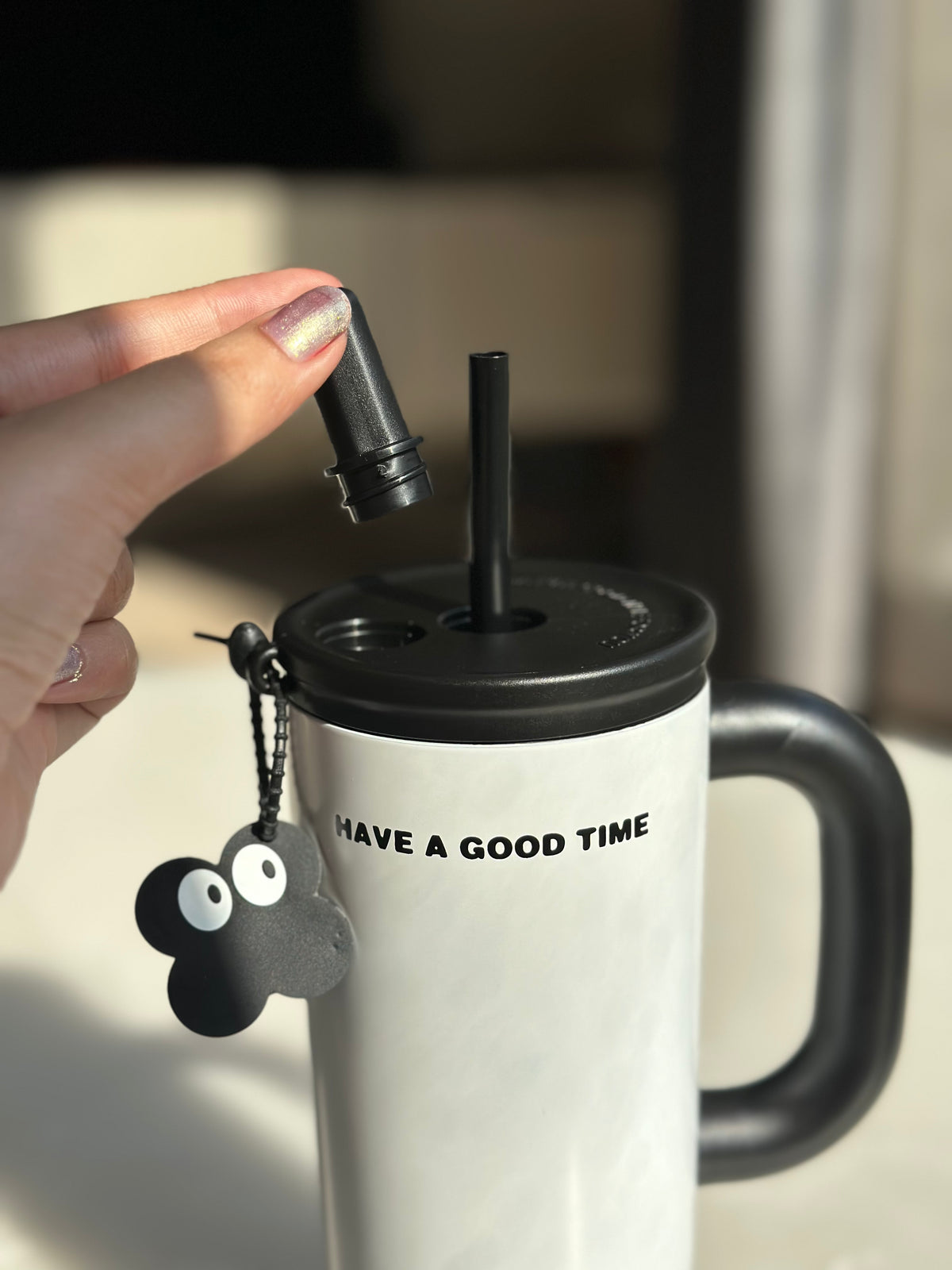 Trendy Tumbler -700ml Stainless Steel Mug with Handle & Straw