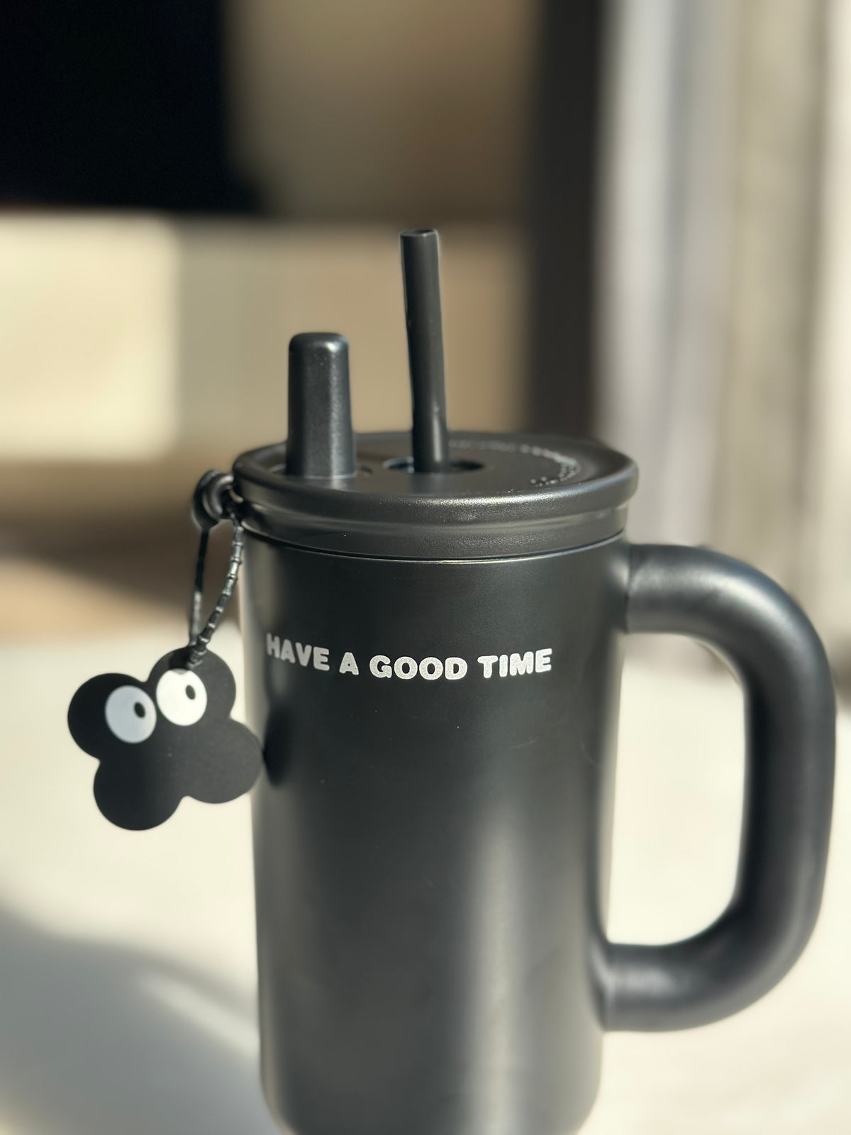 Trendy Tumbler -700ml Stainless Steel Mug with Handle & Straw