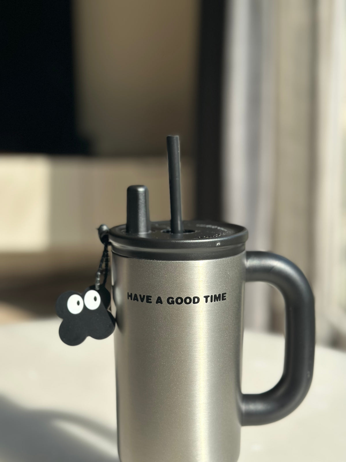 Trendy Tumbler -700ml Stainless Steel Mug with Handle & Straw