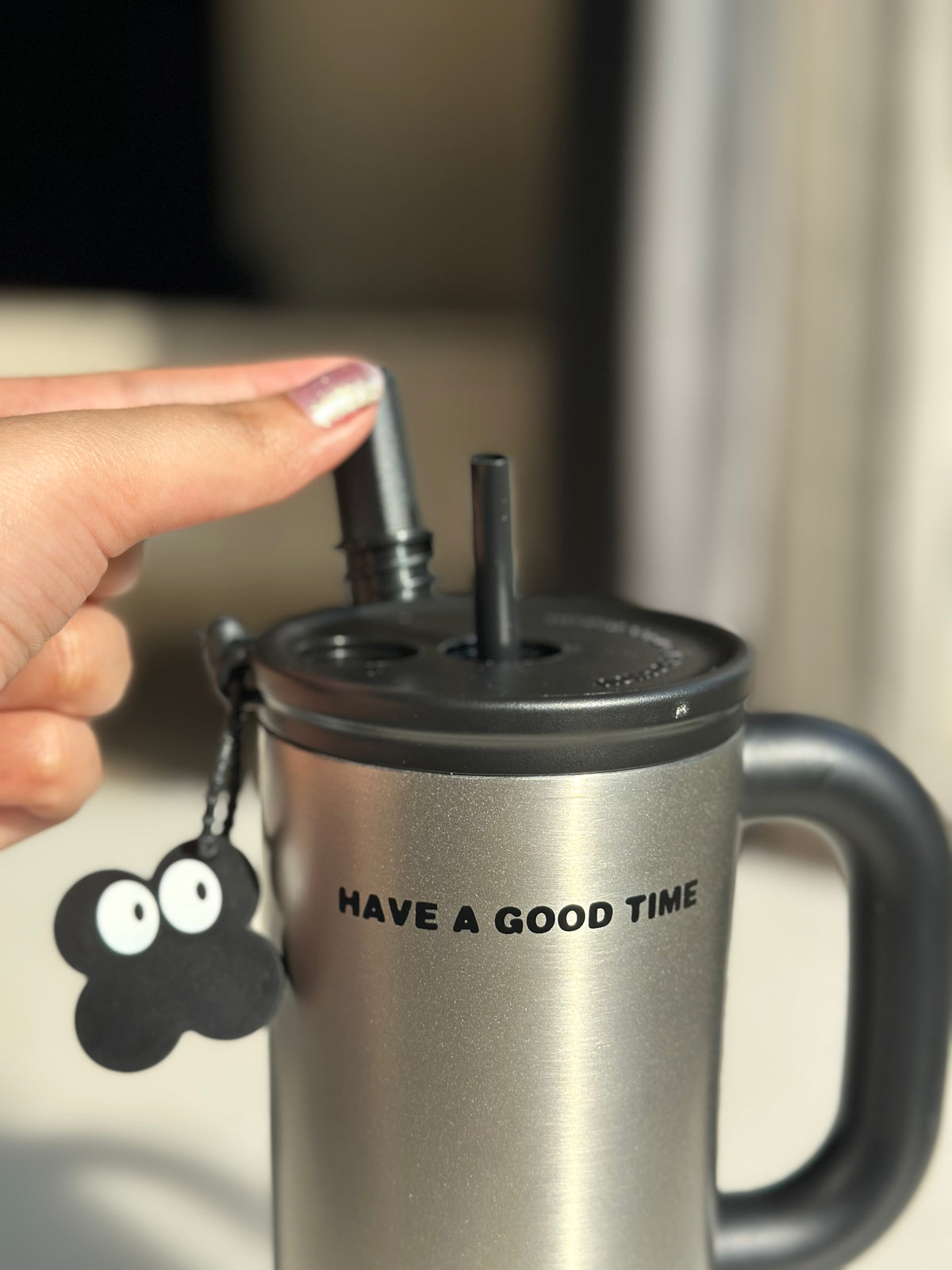 Trendy Tumbler -700ml Stainless Steel Mug with Handle & Straw