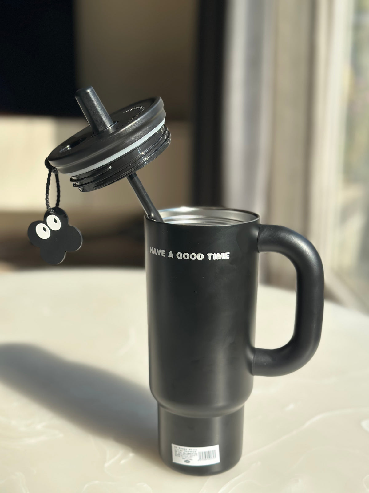 Trendy Tumbler -700ml Stainless Steel Mug with Handle & Straw