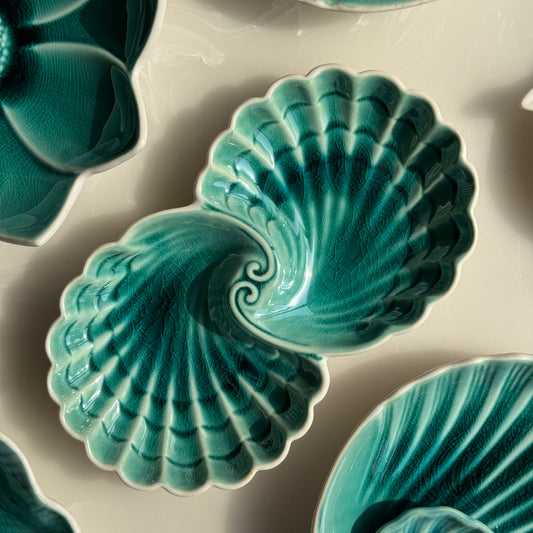 Peacock-Inspired Crackle Glaze Snack Plate