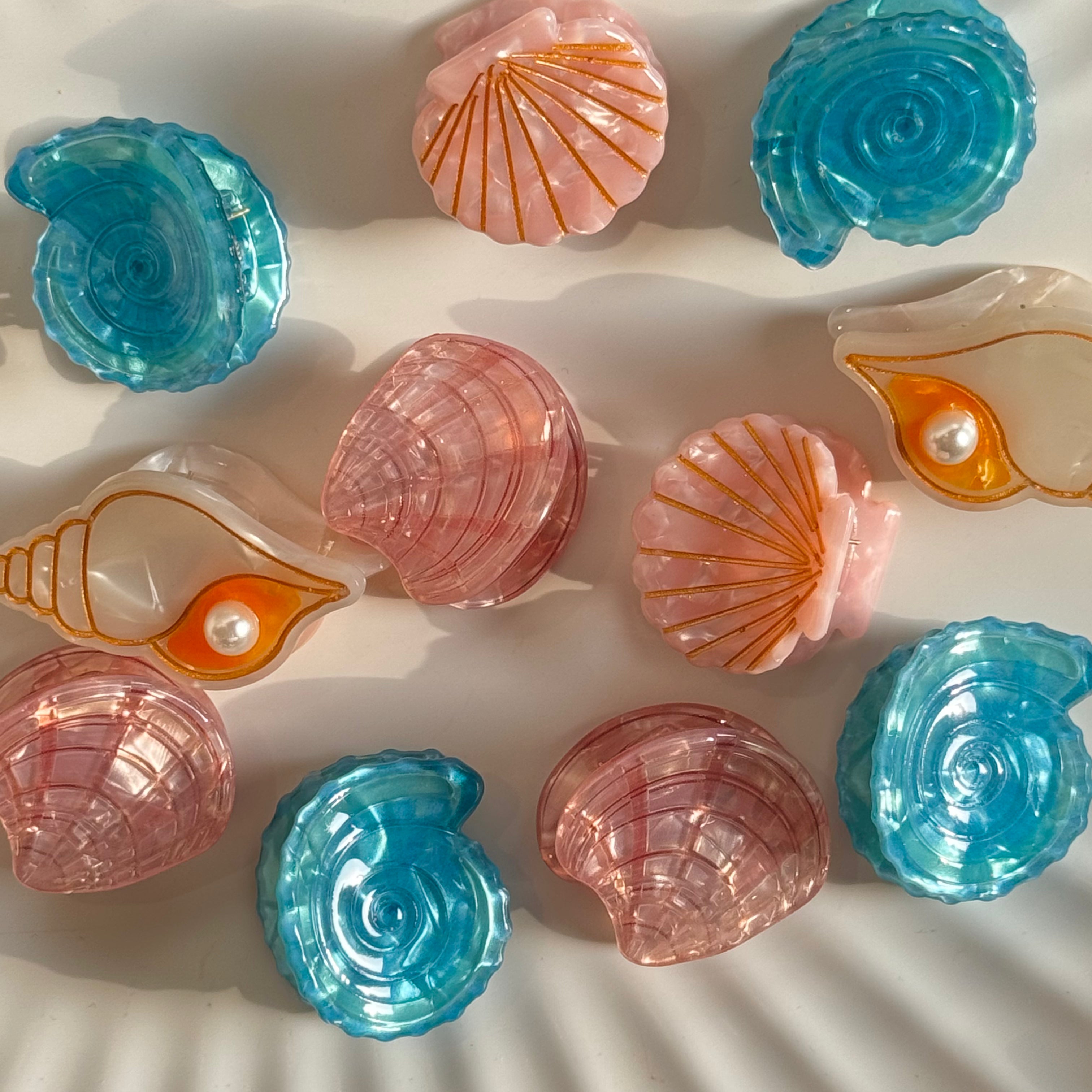 Small Shell Clips Sea Shells Mini clips 🐚 (Buy 4 for ₹999) – The Classy Kitchen